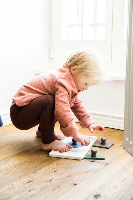 Tvirta Montessori medinių formų dėlionė – trikampis, apskritimas ir kvadratas