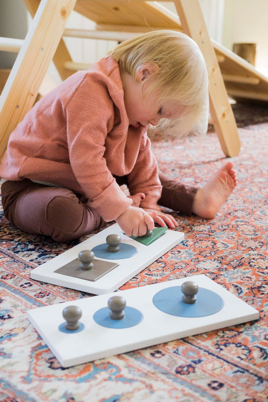 Tvirta Montessori medinė formų dėlionė – įvairaus dydžio apskritimai