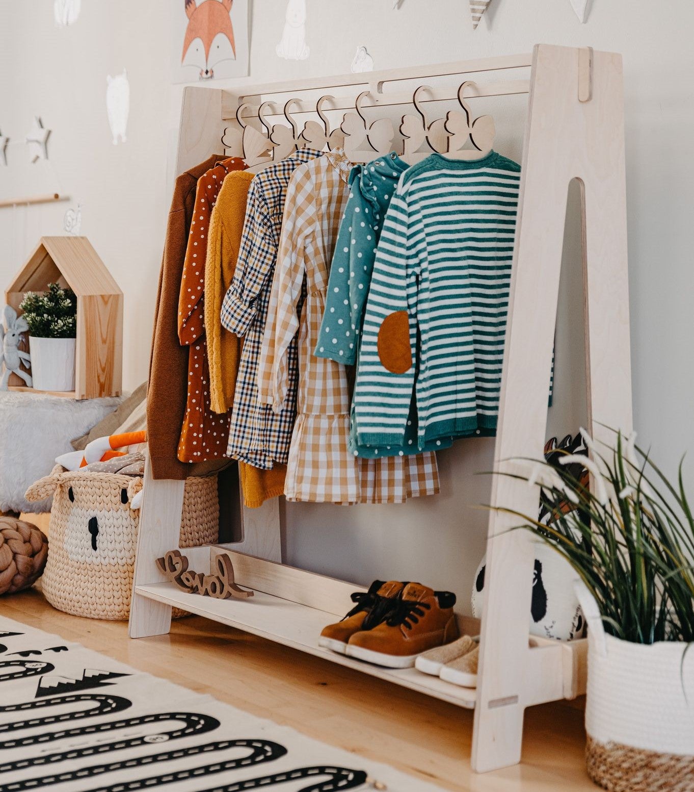 Toddlers Clothing Rack for Hangers